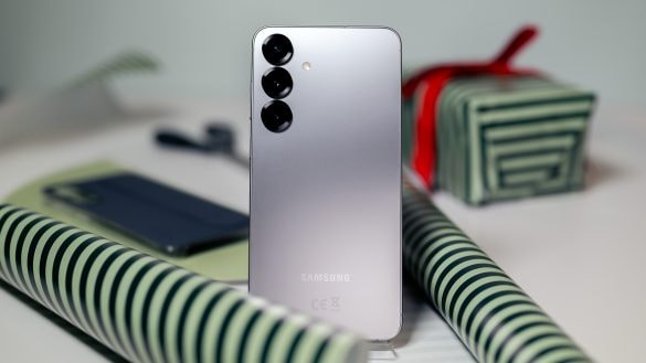 Samsungy padly do šílených slev. Galaxy S25 už nestojí ani 15 tisíc