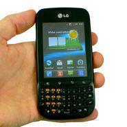 LG Optimus Pro – recenze levného smartphonu s miniaturní QWERTY