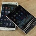 BlackBerry Passport vs Samsung Galaxy Note 4: Bitva v kanceláři