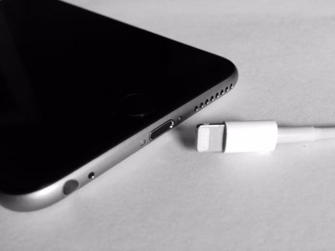 iPhone_6_charging