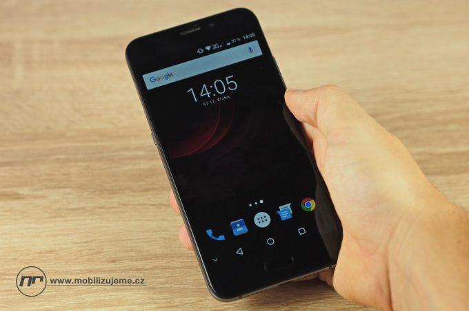 UMi Plus recenze