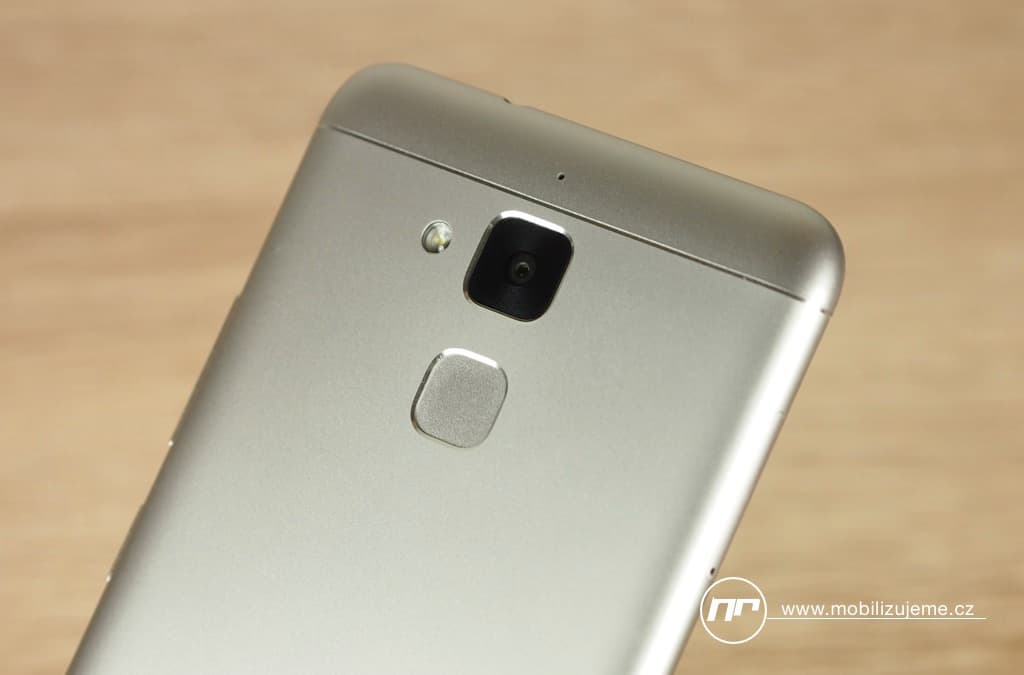 Asus Zenfone 3 Max recenze