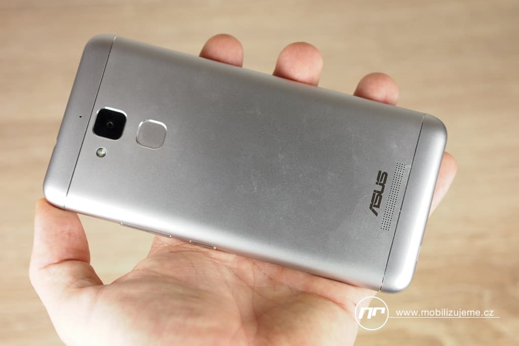Asus Zenfone 3 Max recenze