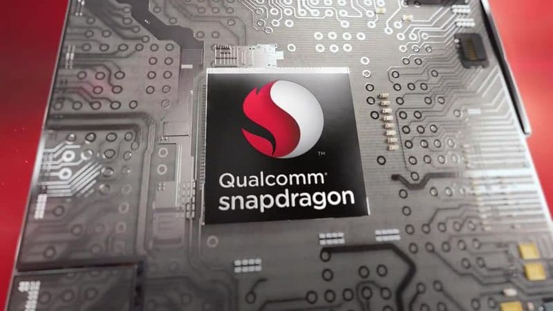 Že procesor Apple A15 Bionic nemá konkurenci? Qualcomm si na něj vyšlápl