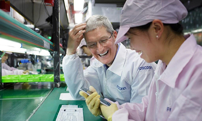 Tim Cook, Foxconn