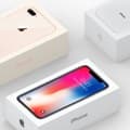 iPhone X dominuje v prodejích. Nechává za sebou i letošní bratry