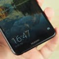 Huawei utekl neznámý telefon s koženými zády