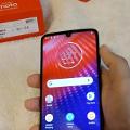 Amazon komusi prodal Moto Z4 ještě před jeho uvedením