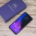 Recenze Motorola One Zoom: kvalitní fotomobil pro všechny!