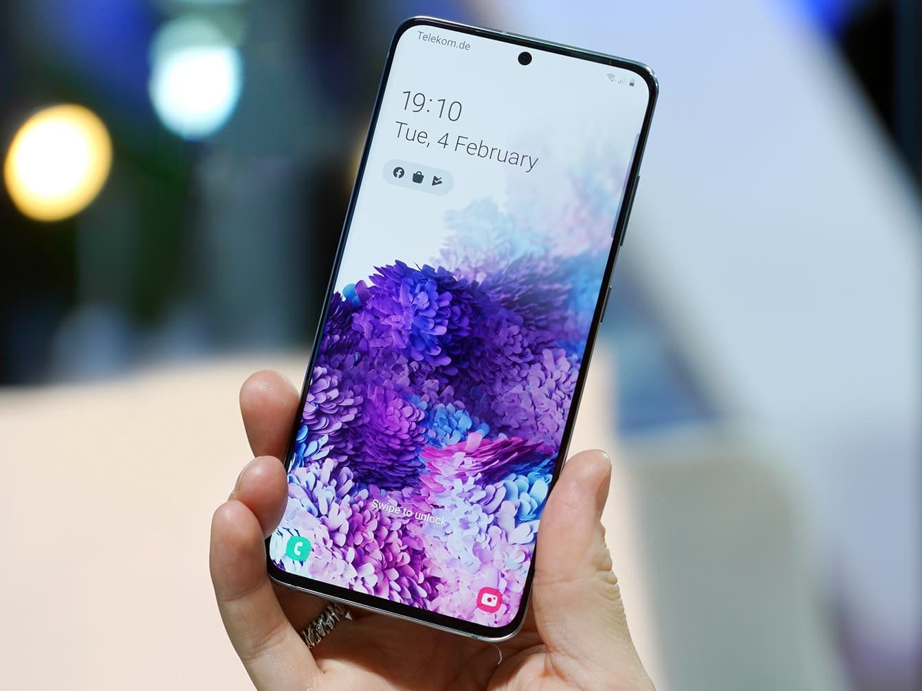 Samsung Galaxy S20 trápí další bolest. Uživatelům odumírají displeje