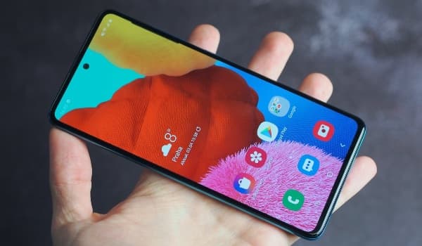 Samsung Galaxy A51 získává aktualizaci na One UI 2.5