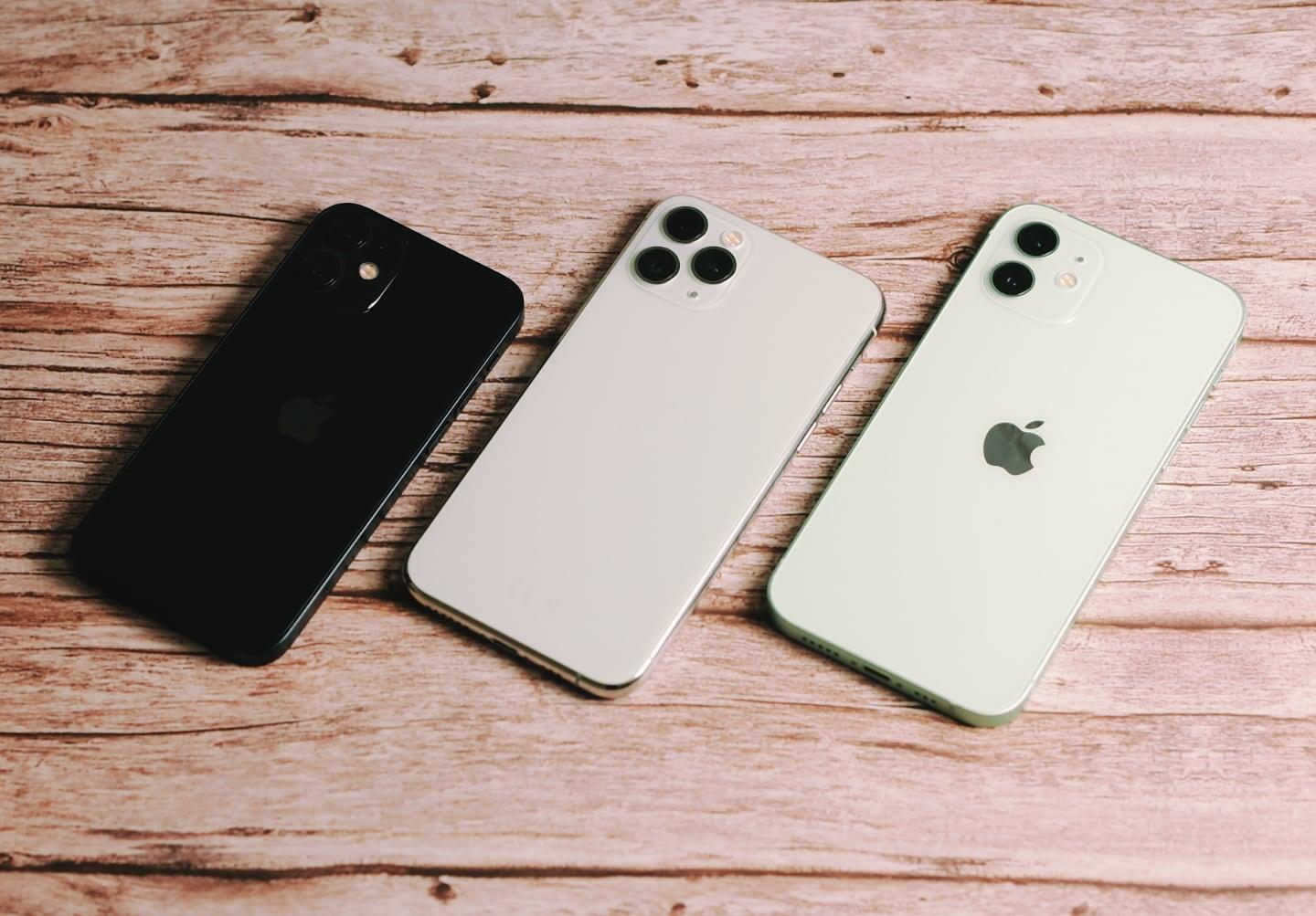 Srovnání iPhone 12 Mini, iPhone 11 Pro a iPhone 12