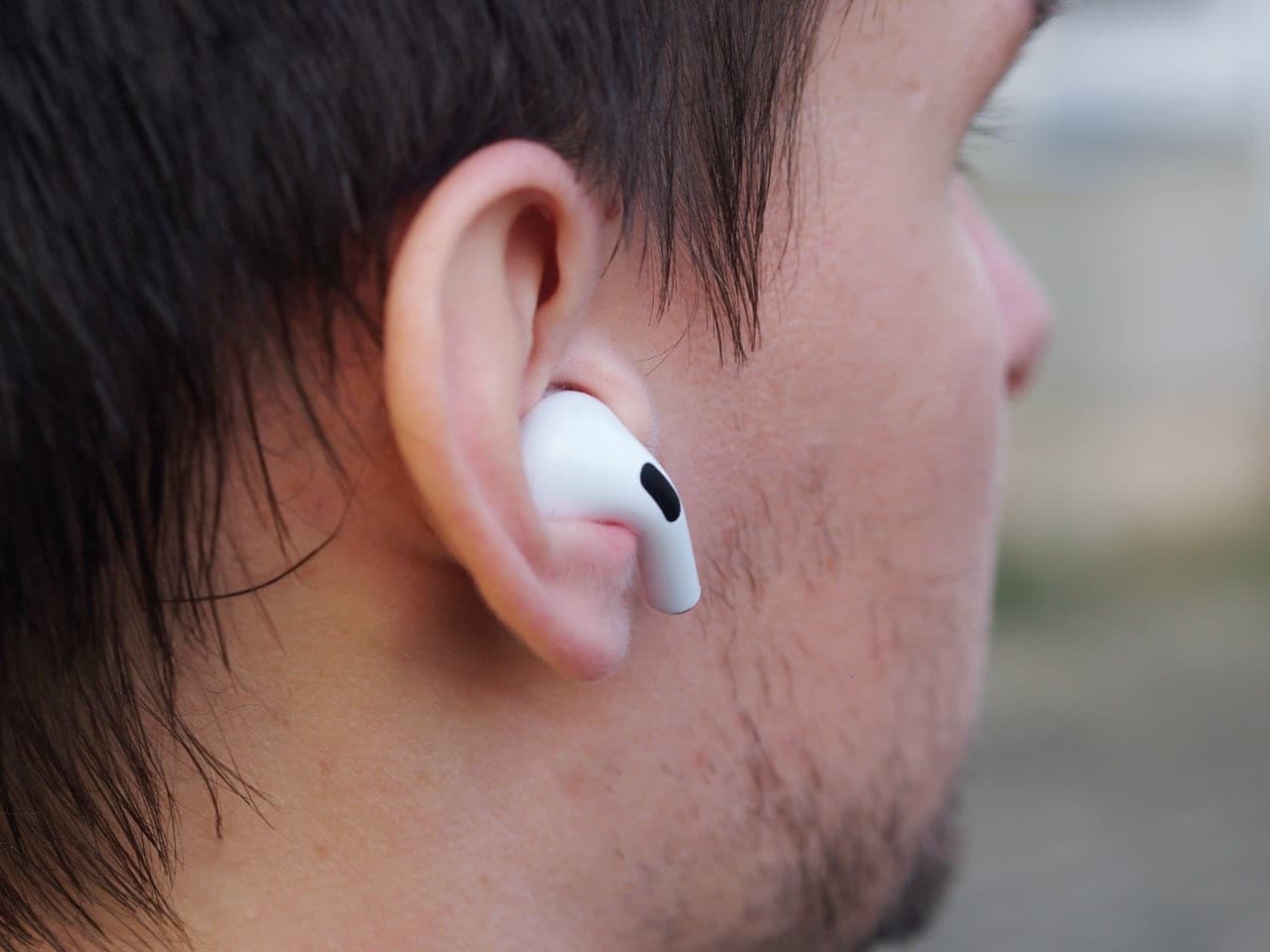 Apple AirPods Pro | foto: Mobilizujeme.cz