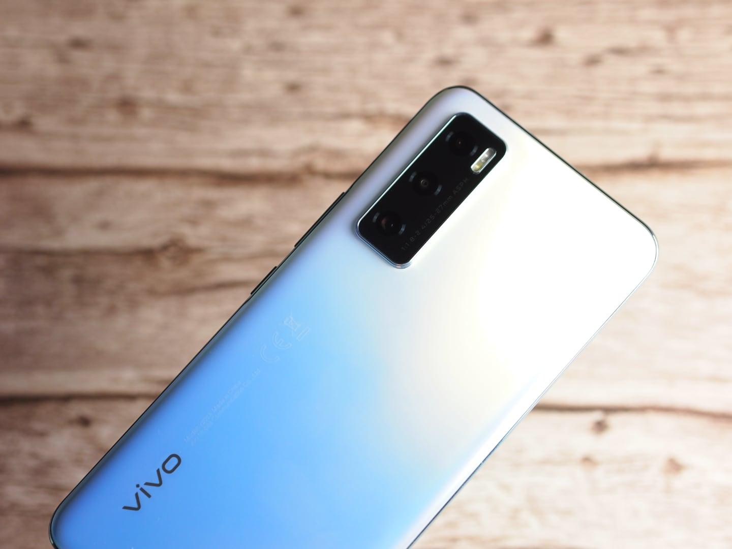 Vivo Y70, recenze