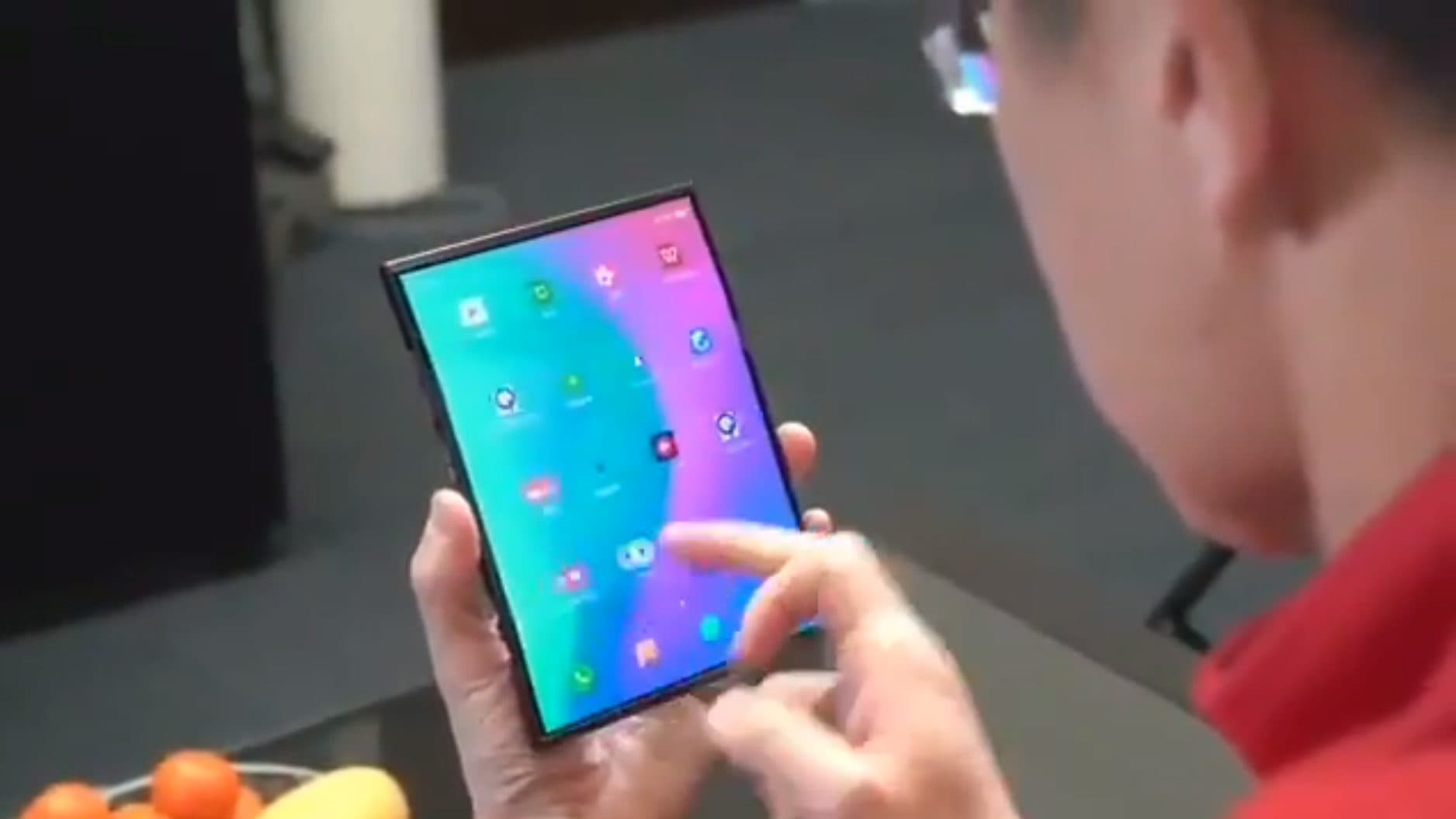 Xiaomi Mix Fold 2 je za dveřmi. Chce jít po krku Foldu 4 od Samsungu