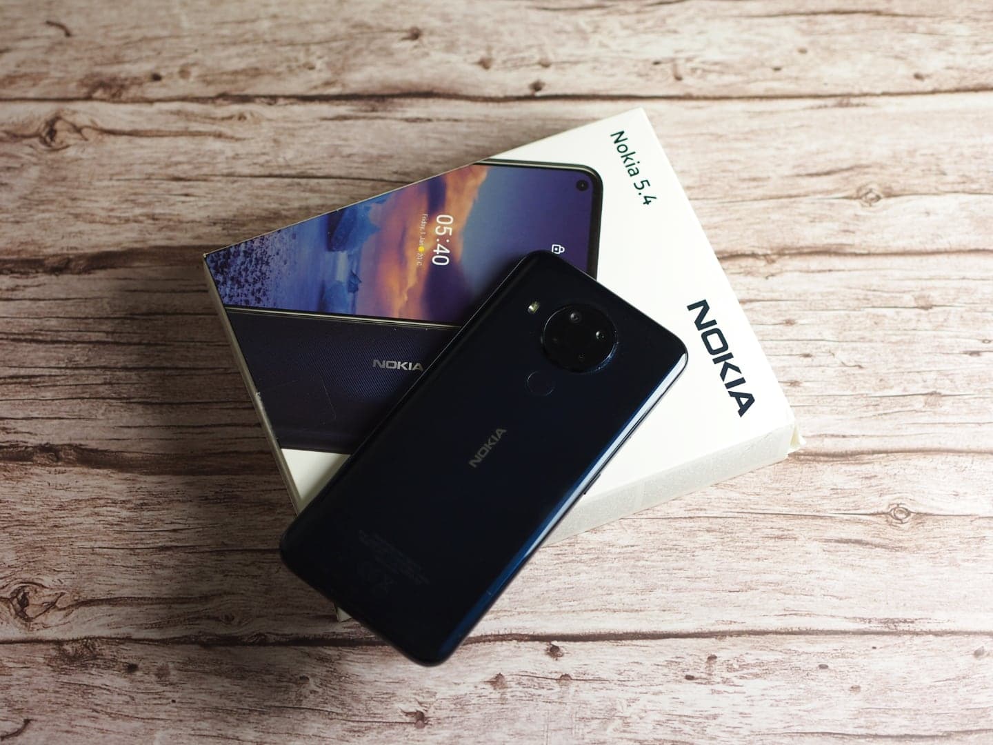 Recenze Nokia 5.4 – Oblé křivky vrásky neschovají