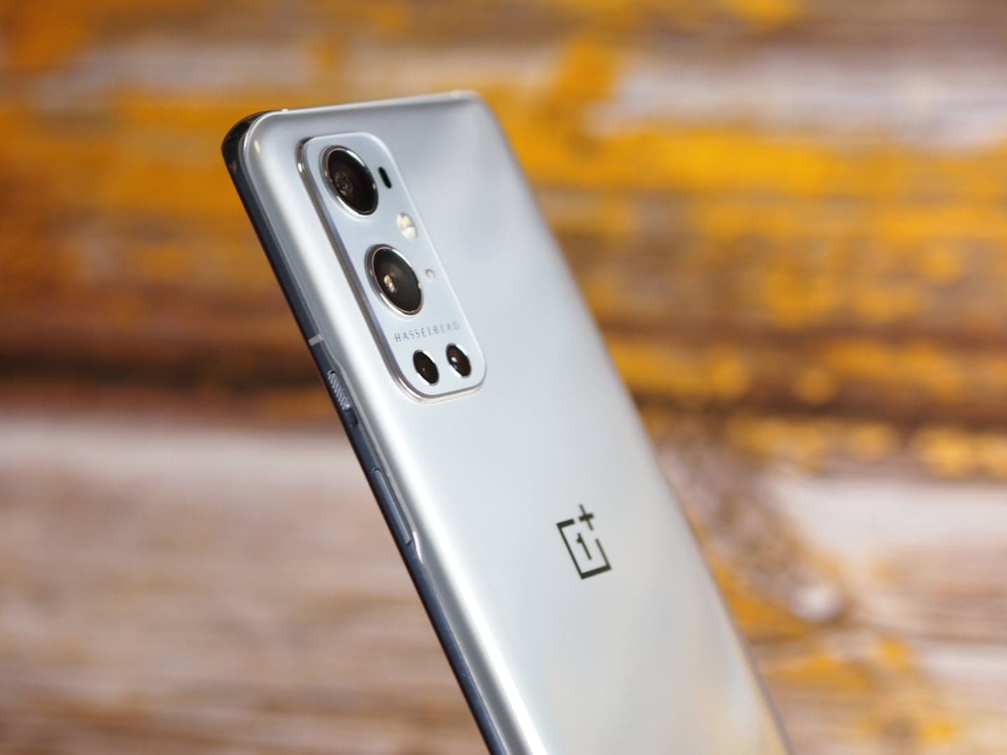 OnePlus 9 Pro má problém s přehříváním a sám se vypíná, hlásí uživatelé