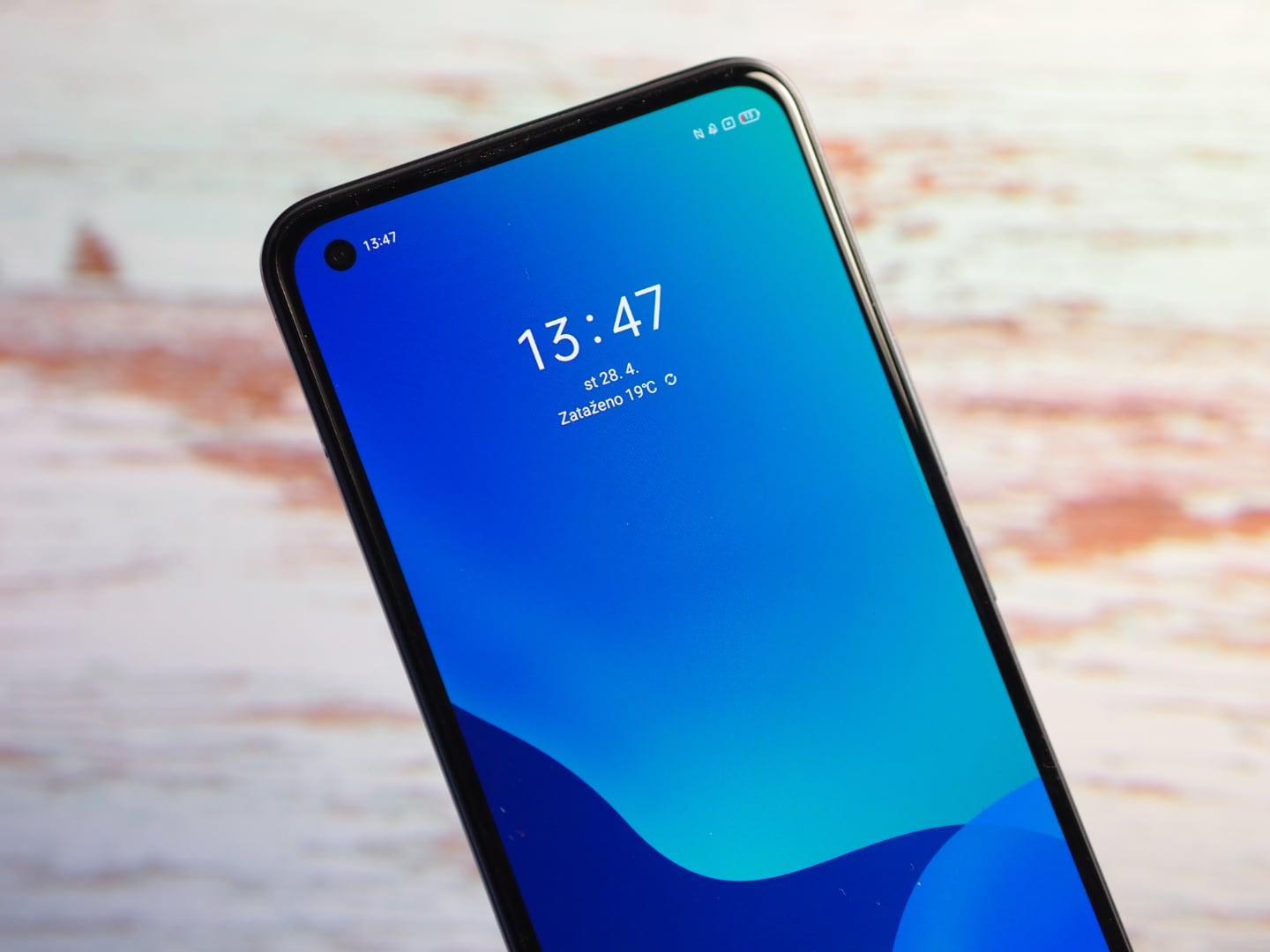 Realme 8 Pro, recenze