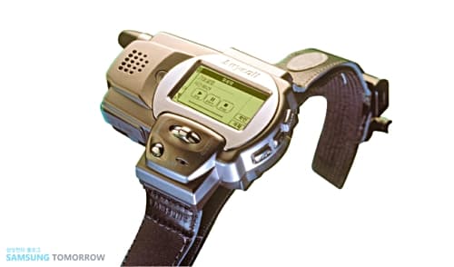 První chytré hodinky Samsung WH-700