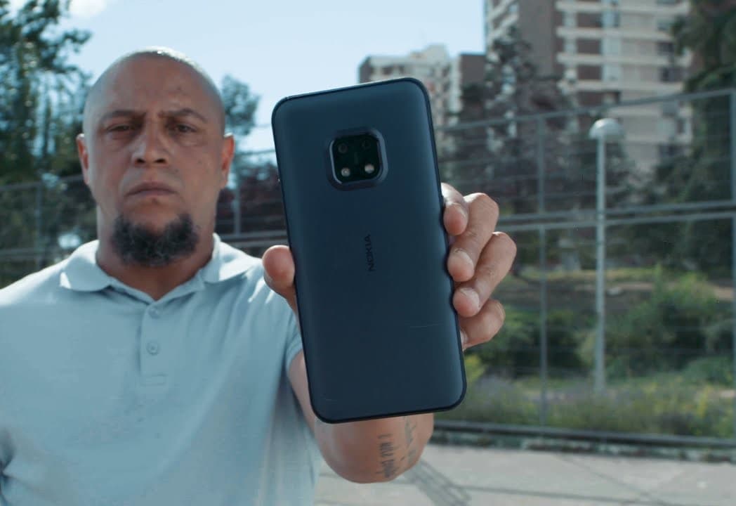 Nokia XR20, Roberto Carlos