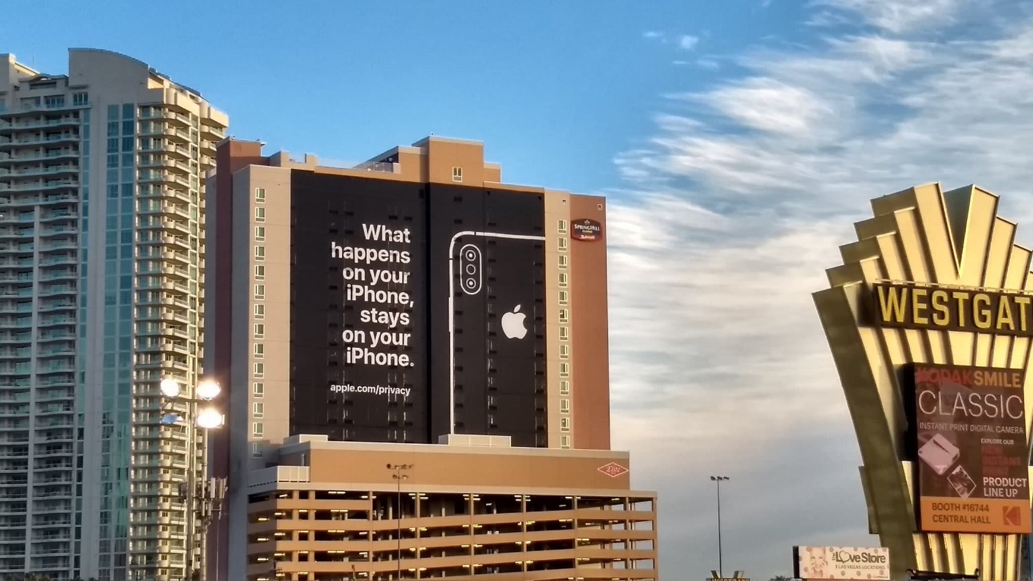 Apple iPhone reklama, CES 2019