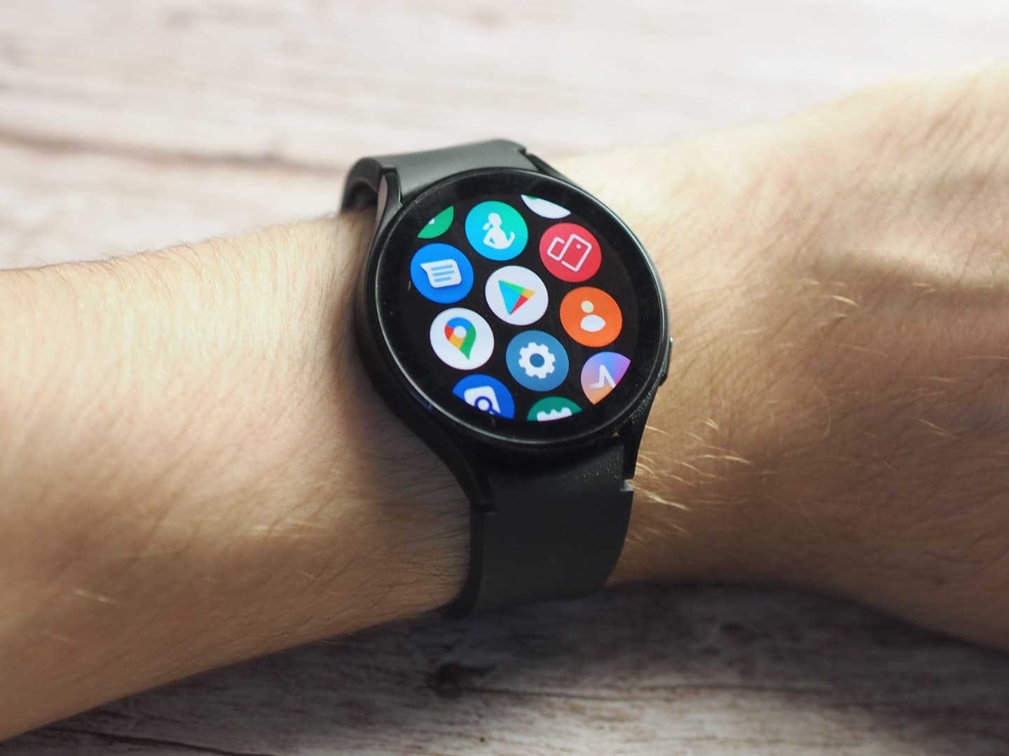 Samsung Galaxy Watch 4, recenze