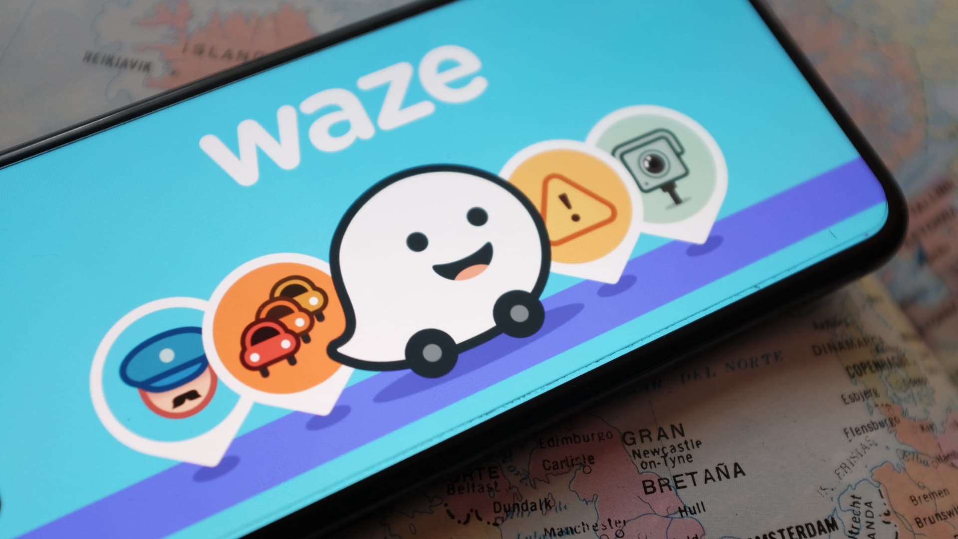 Waze má problém. Nová chyba způsobuje nadměrné vybíjení baterie telefonu