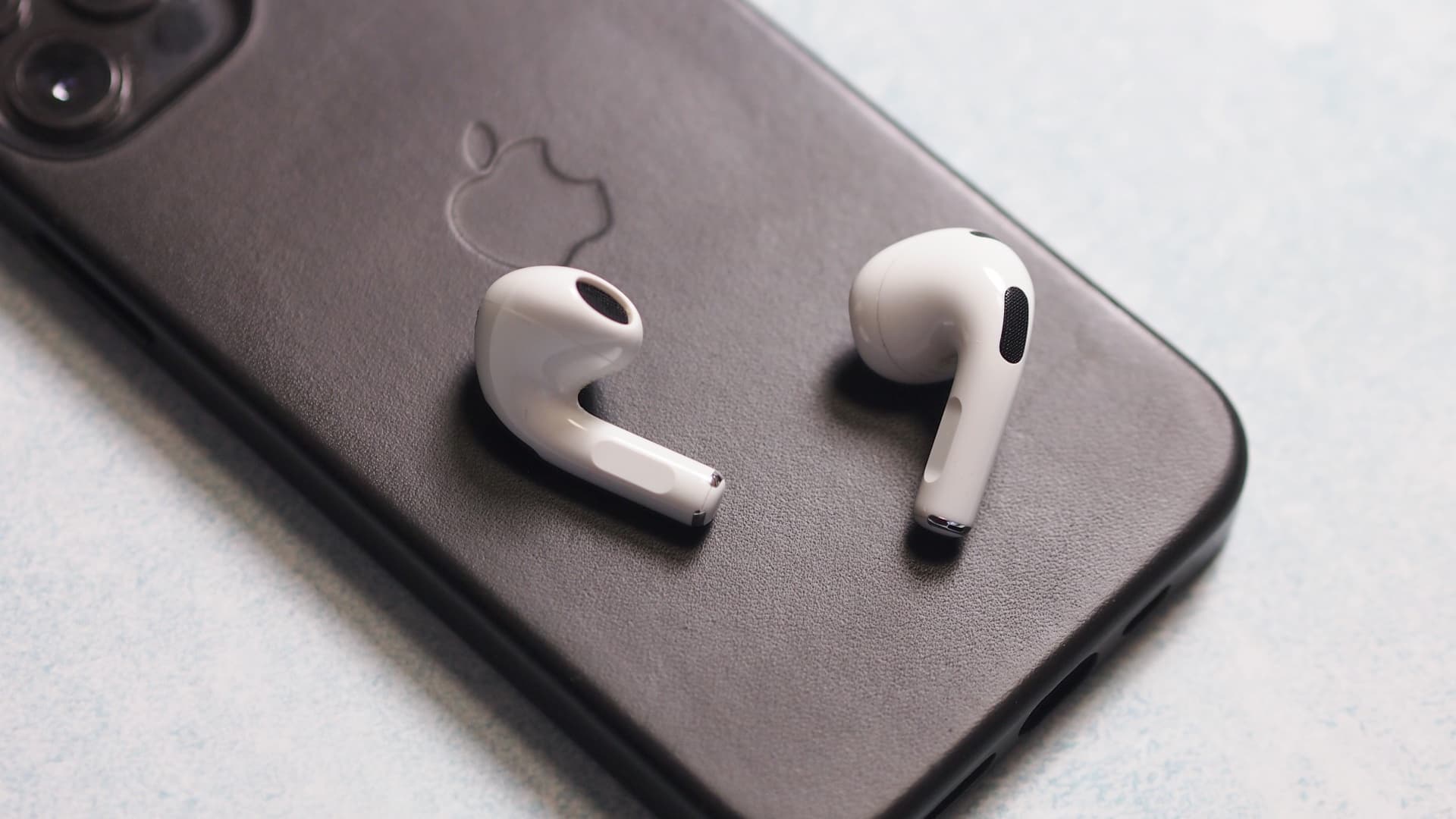 Uvažujete o nákupu AirPods? Počkejte si, přijde zásadní změna