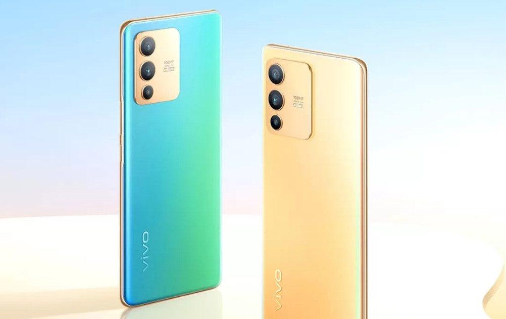 Vivo představilo V23 a V23 Pro. Umí měnit barvu a zaujmou hlavně blázny do selfíček