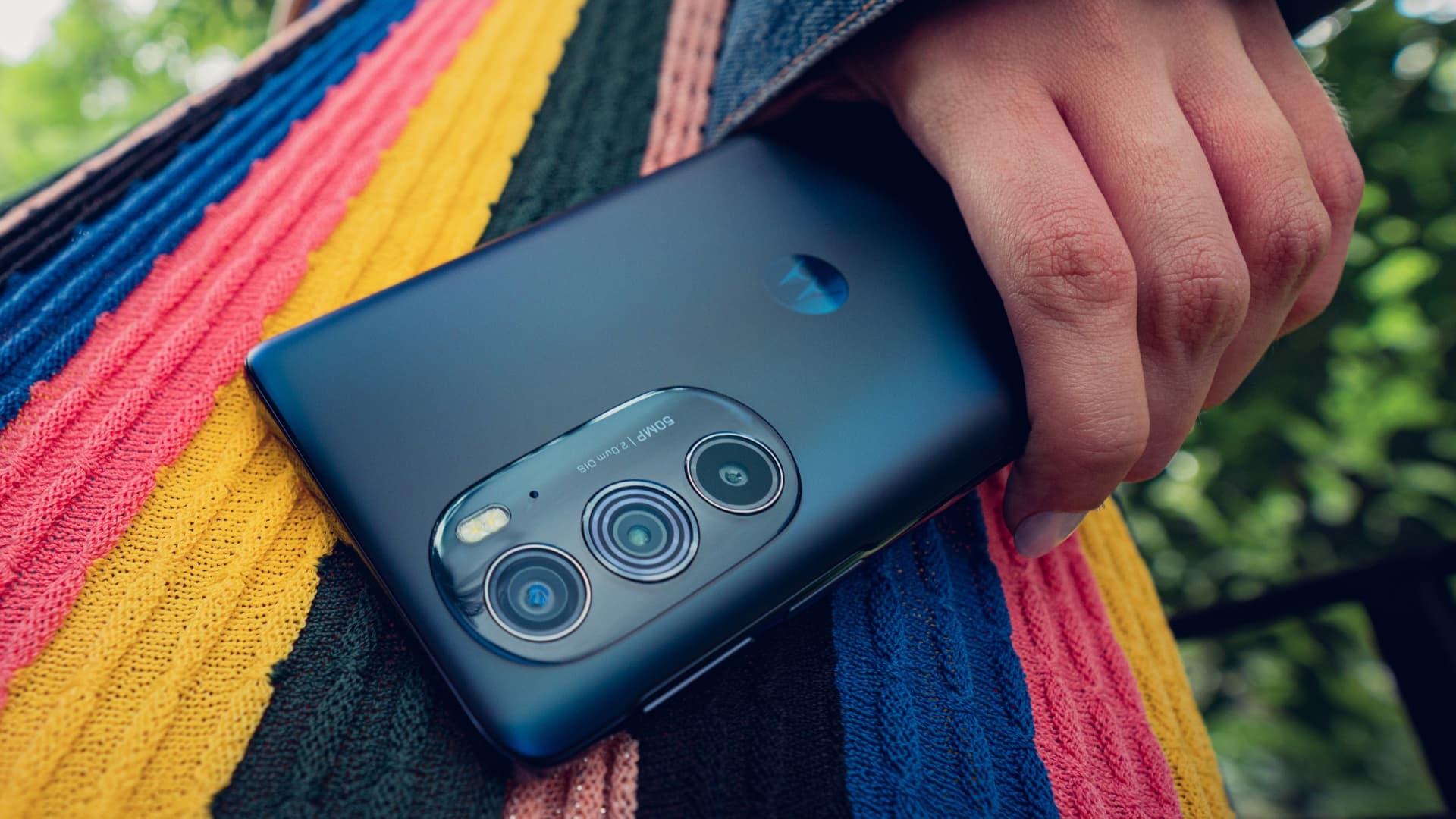 Motorola Edge 30 Pro přichází! Nejvýkonnější mobil v Česku má sympatickou cenu