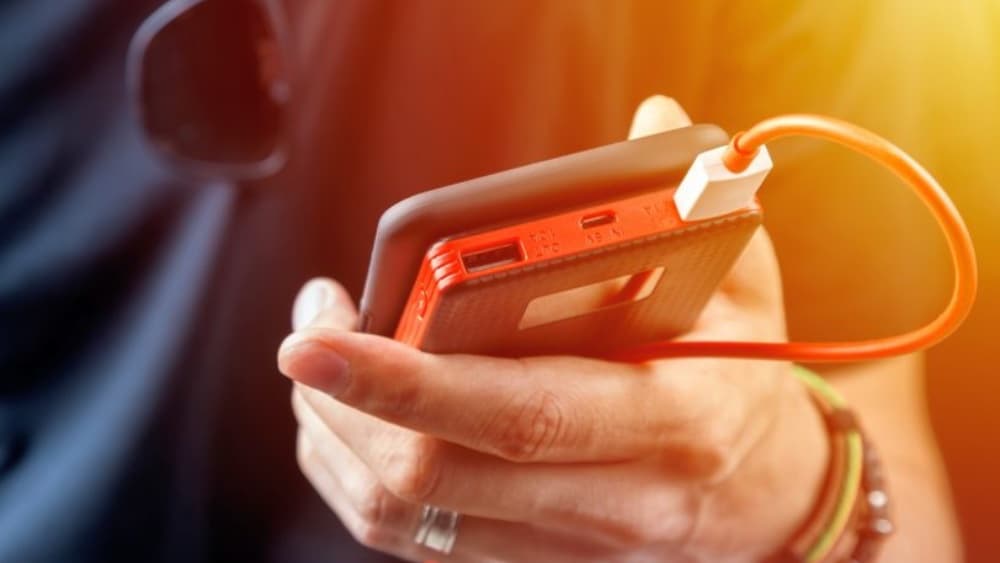 5 důvodů, proč byste si měli k telefonu koupit powerbanku