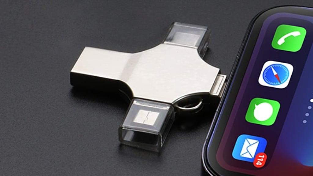 Speciální USB flash disk pro počítač i telefony