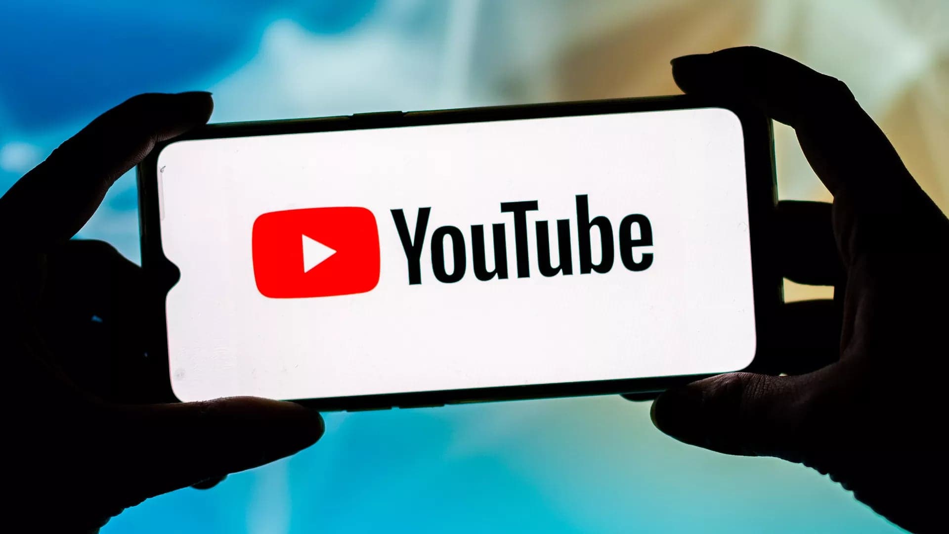 YouTube na mobilu | foto: Unsplash