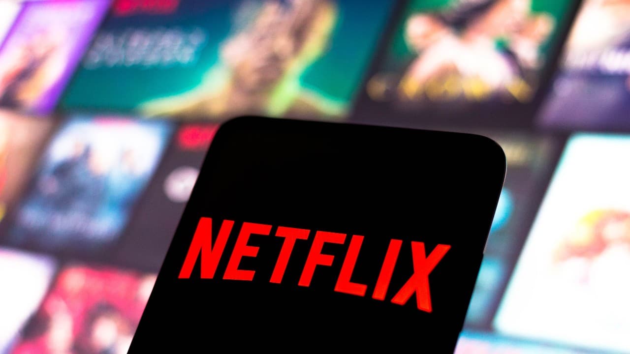 Pohroma se nekoná! Zákaz sdílených účtů přináší Netflixu kýžené ovoce