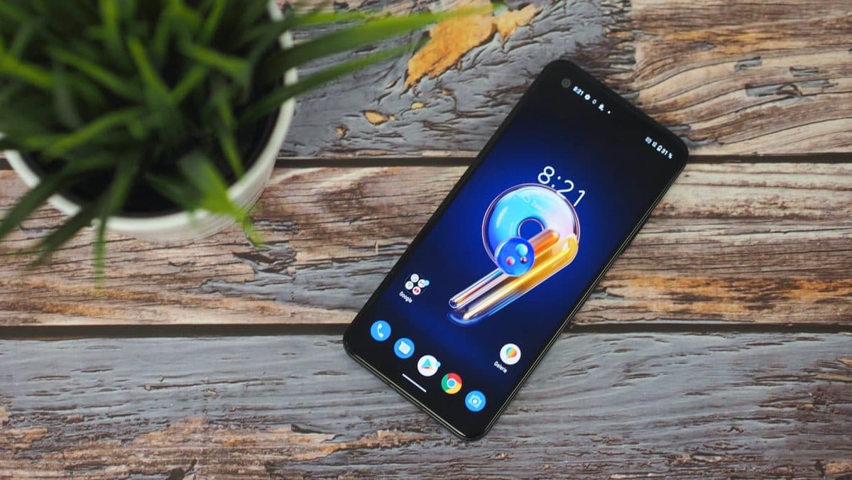 Asus Zenfone 9 | Zdroj: Luboš Srb