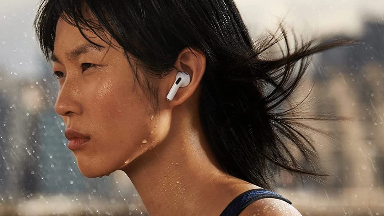 Po iPhonech 14 míří do Indie také část produkce AirPods a sluchátek Beats