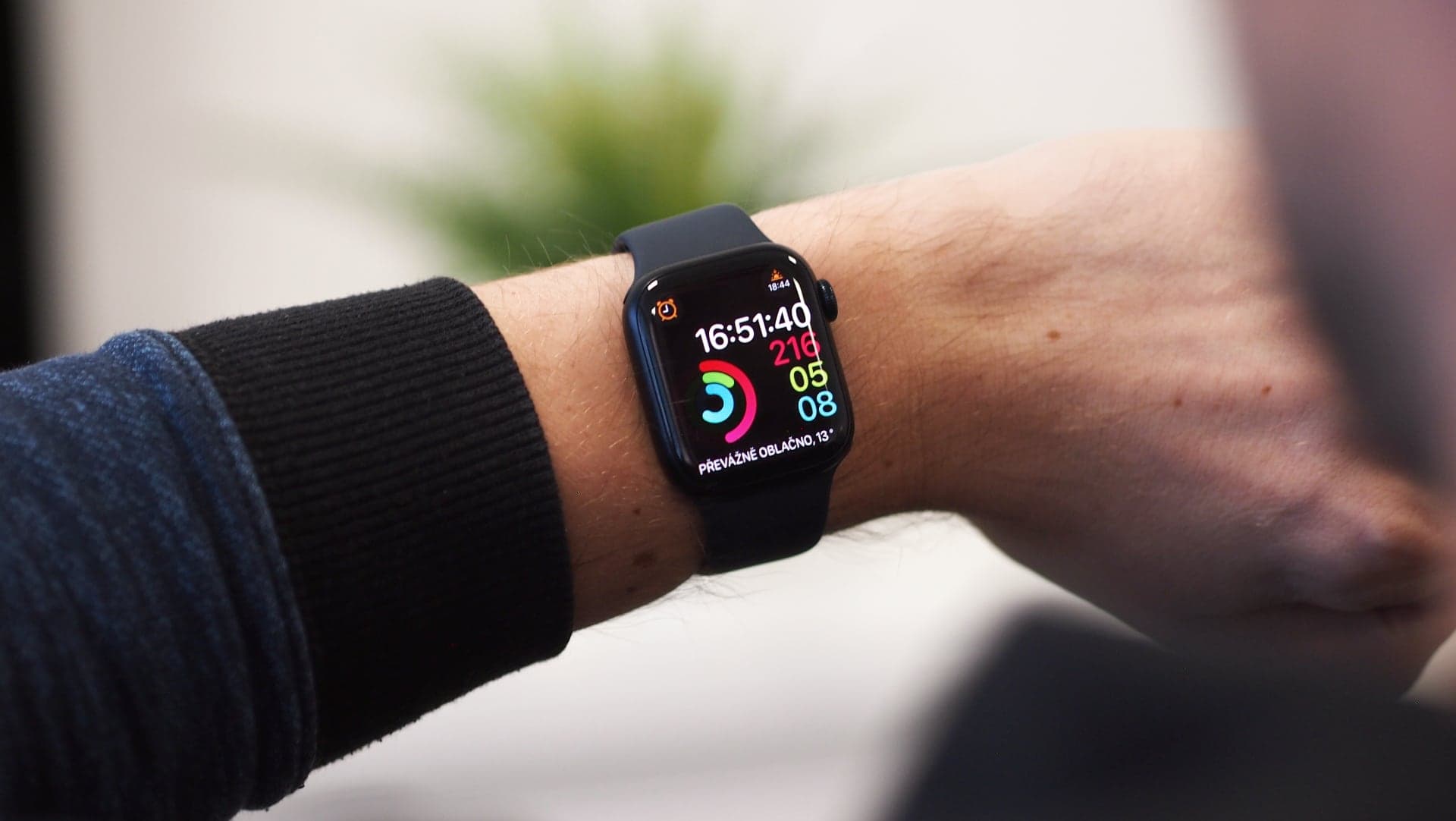 Apple Watch Series 8 recenze