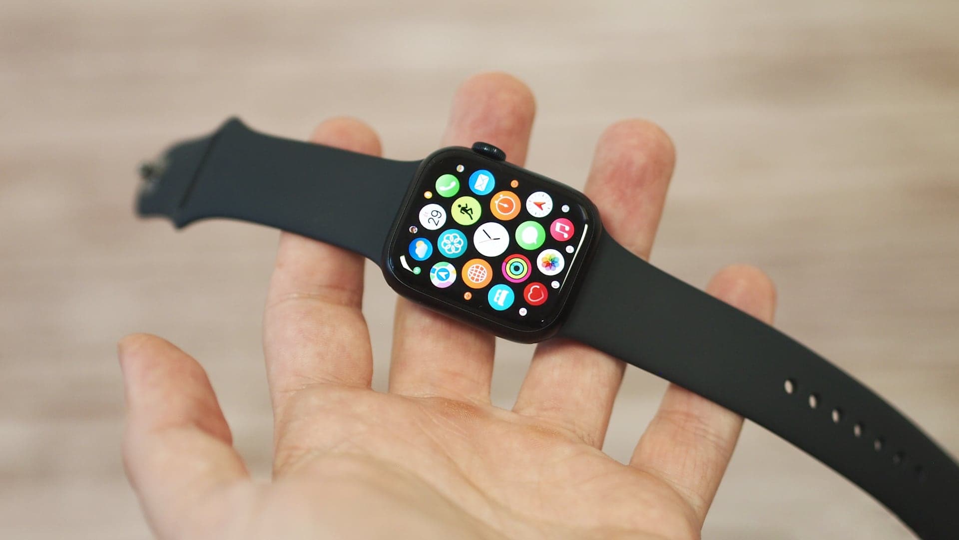 Technologická utopie. Apple Watch nezměří cukr v krvi ještě hezkých pár let