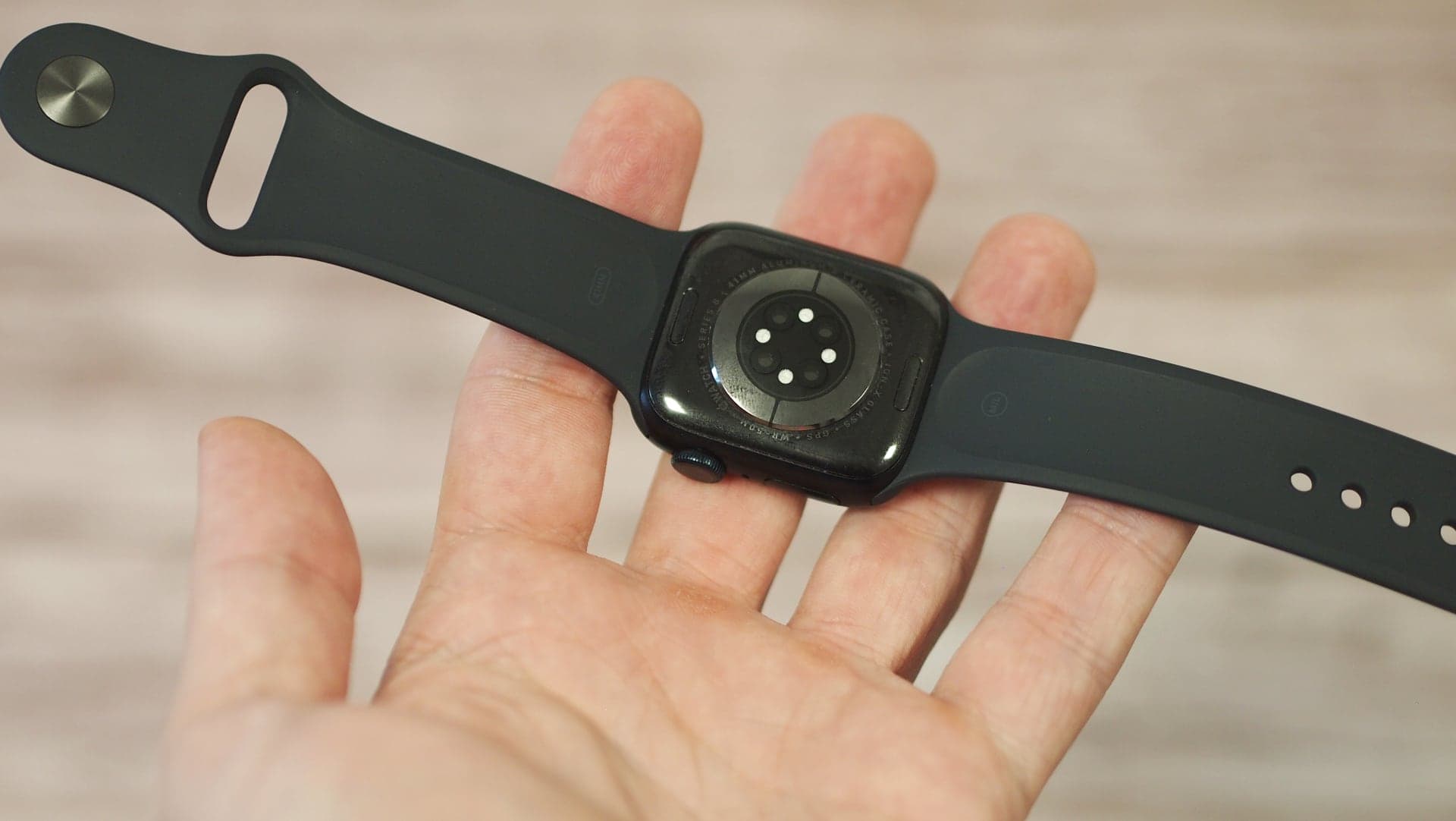 Apple Watch Series 8 recenze