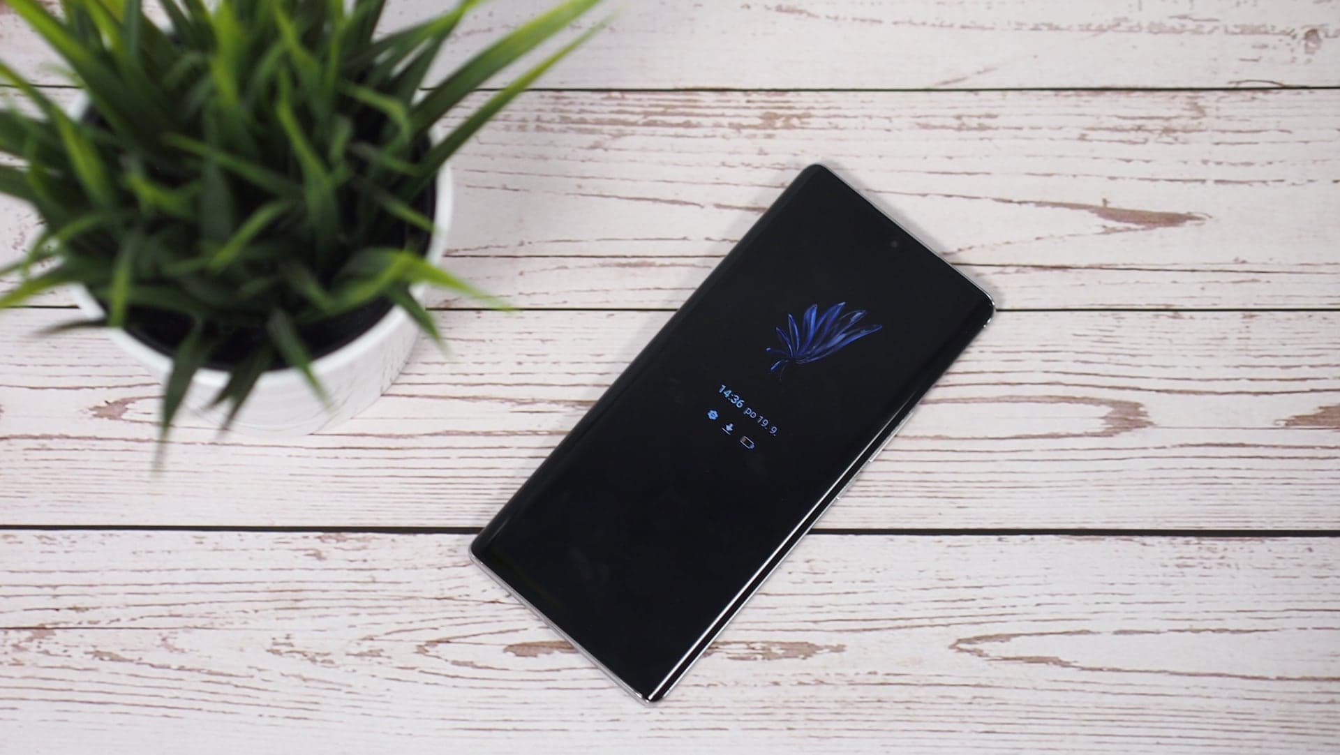 Honor 70 – ležící, spící