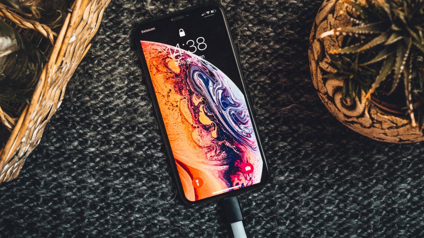 S novým iOS 16 bude možné nabíjet „čistou energií”. Ale má to háček