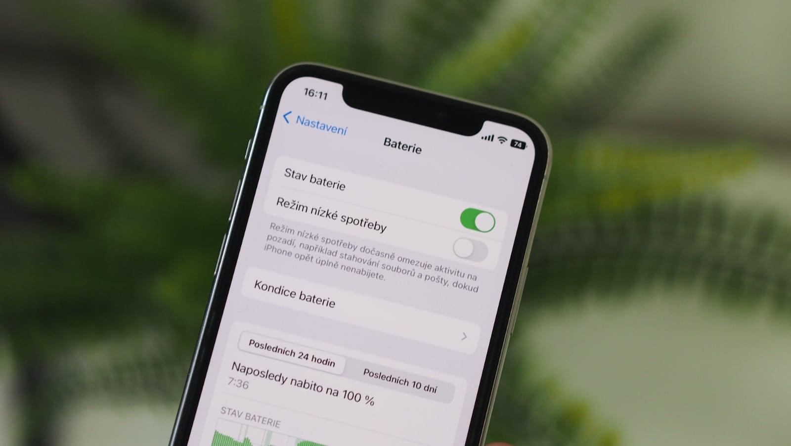 iOS 16 a stav baterie v procentech