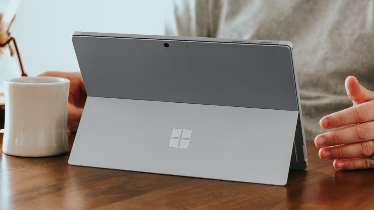 Studenti, pozor. Microsoft Surface brutálně zlevnil o více než 9 tisíc