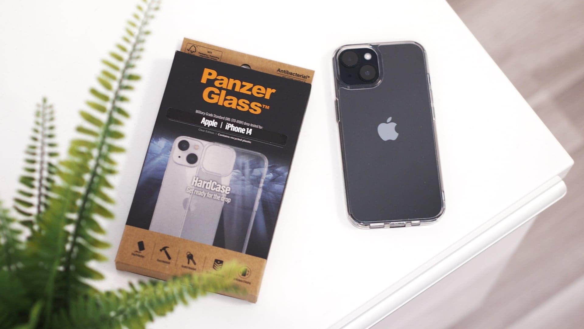 Čím ochránit nový iPhone 14? Vyzkoušeli jsme pouzdro a sklo od PanzerGlass