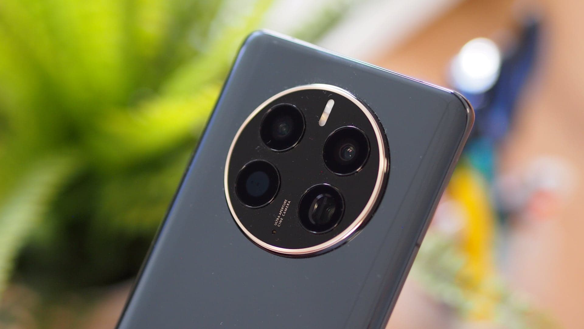 Huawei Mate 50 Pro je prostě krásný telefon