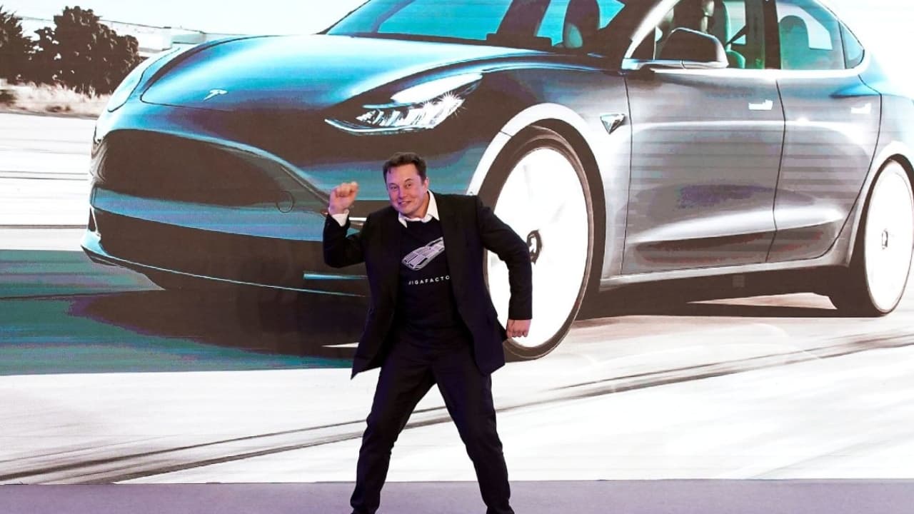 Zbožné přání? Elon Musk tvrdí, že Tesla bude brzy hodnotnější než Apple