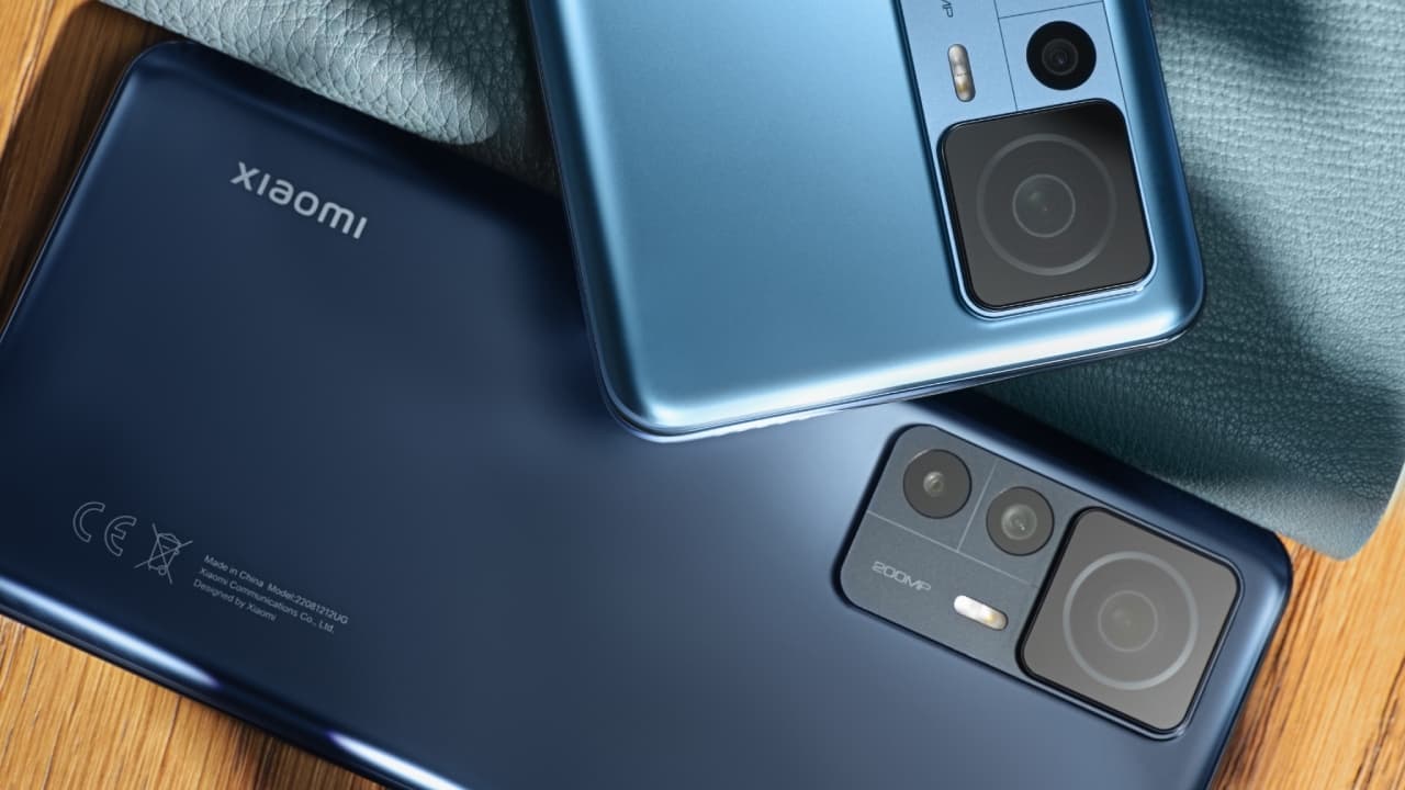 Xiaomi 12T drtí konkurenci. Teď je poslední šance k němu získat robotický vysavač zdarma