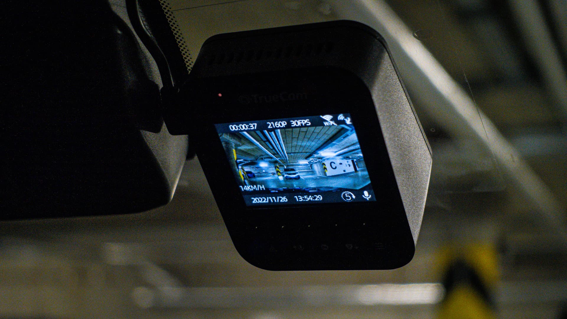 Co vidí palubní kamera TrueCam H25 GPS 4K?