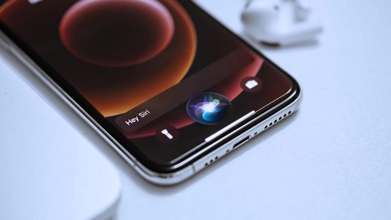 Kultovní „Hey Siri“ už není potřeba. Aktivace bude probíhat jednodušeji