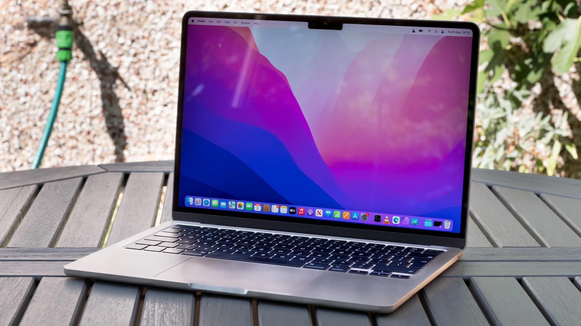 Apple by prodělal kalhoty. V minulosti prý zvažoval zrušení řady MacBook Air